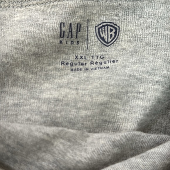authentic, officially licensed Gap x Warner Bros. Elf movie shirt - Picture 3 of 5